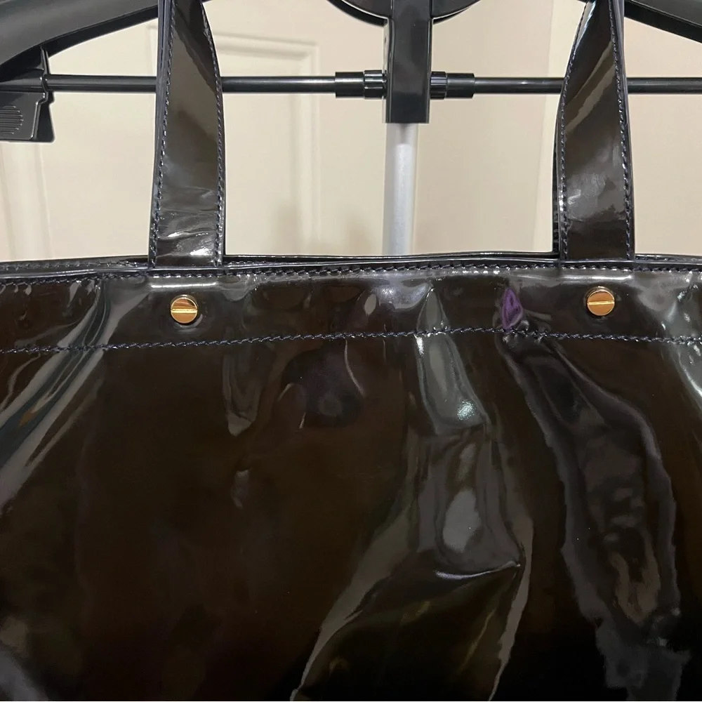 TORY BURCH Style No. 11075807 Patent Leather Tote Black/Navy Lining